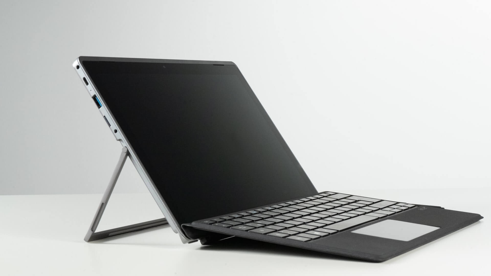Laptop on stand